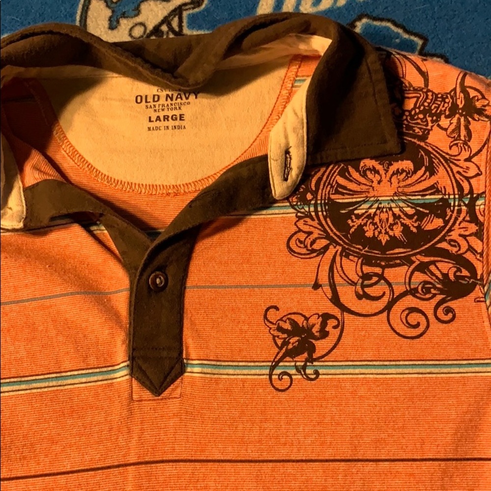 Boys old navy shirt - Picture 2 of 3